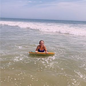 Meet your Posher, Ella